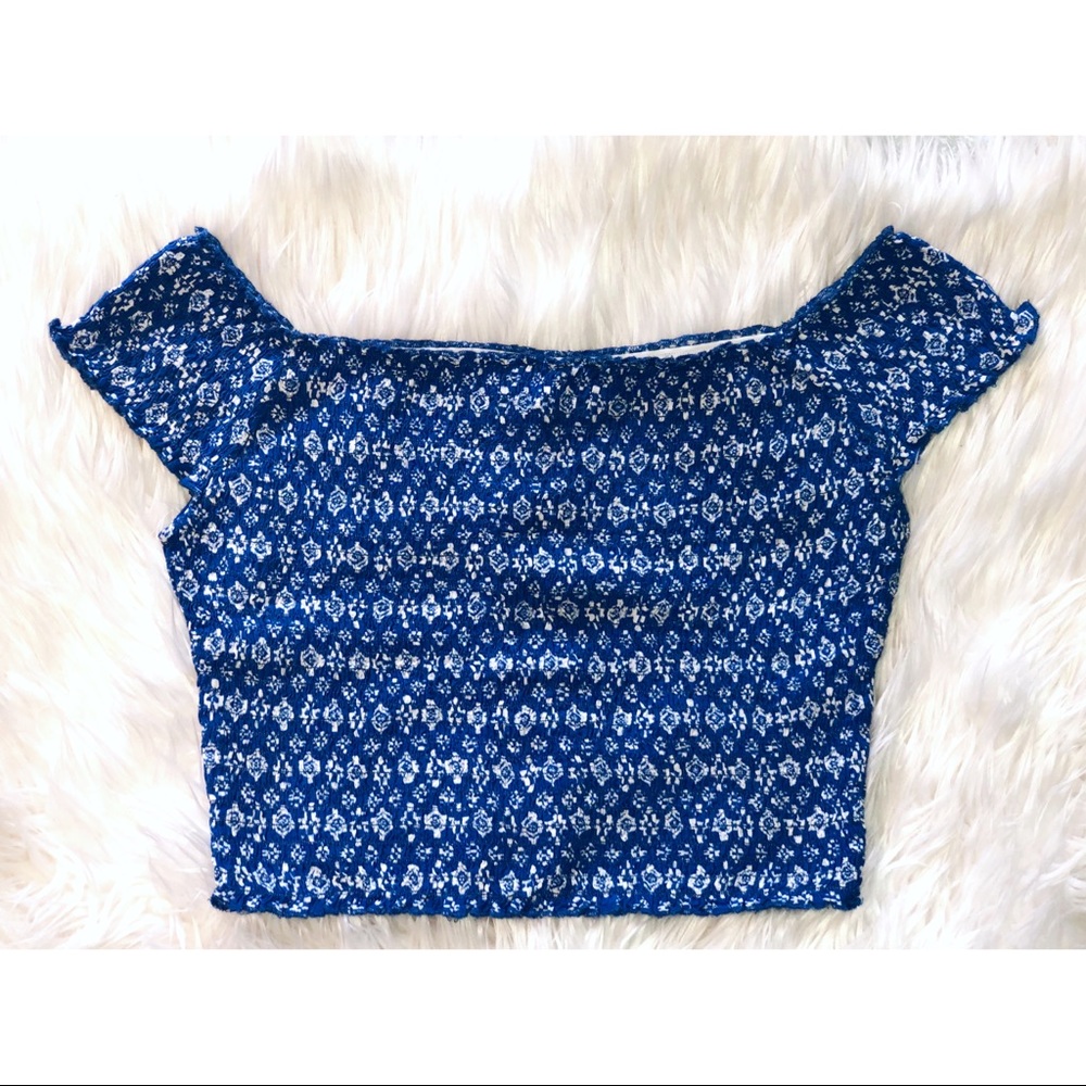 🎉 FINAL SALE - NWOT - Hollister Smocked Off-the-Shoulder Top